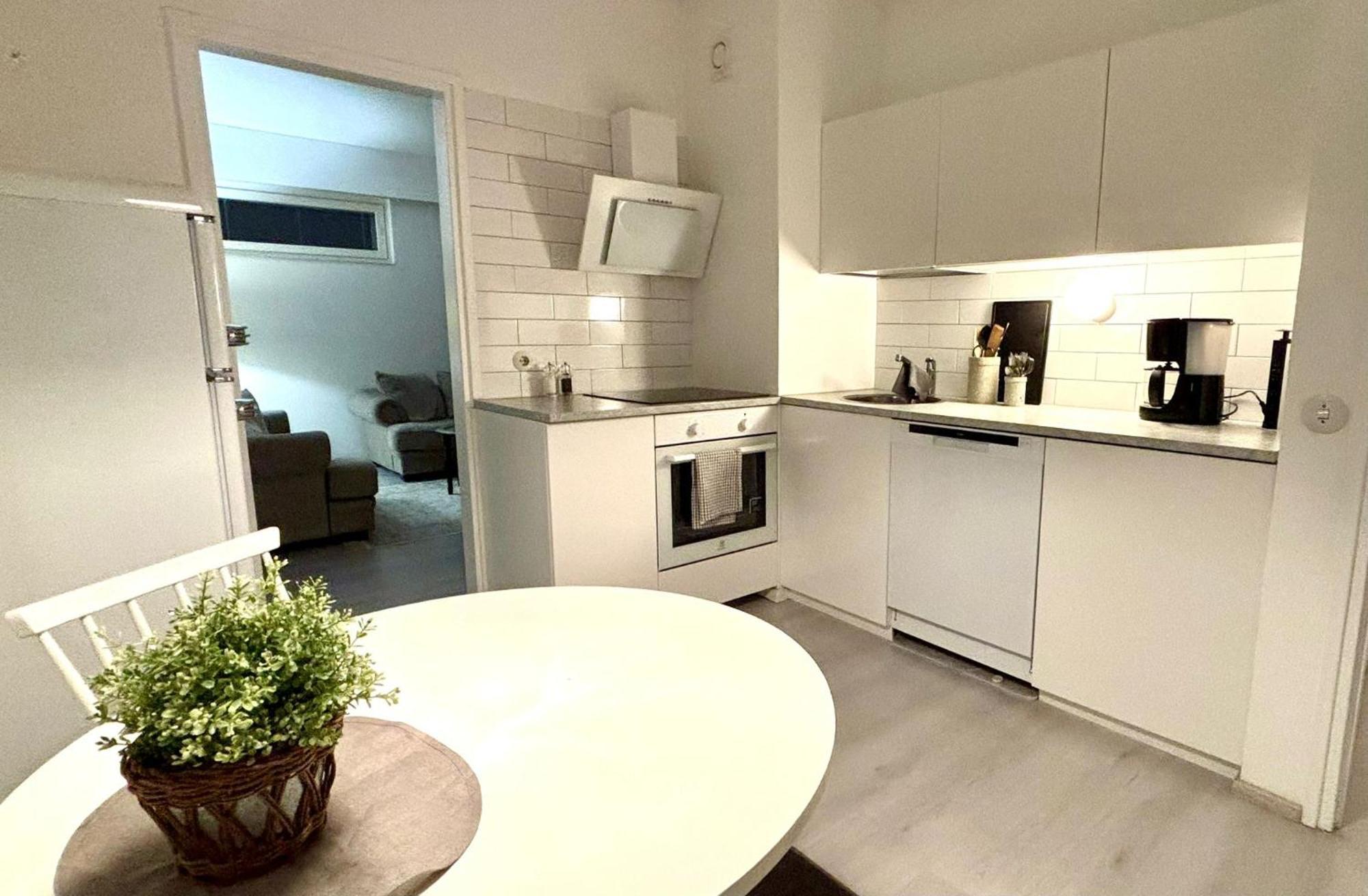 Nicely Furnished Apartment Near Centrum, Free Parking Pori Extérieur photo